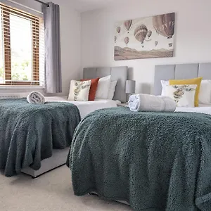 2br-dean House-kitchen-dog Friendly-parking-fast Wifi Holiday home